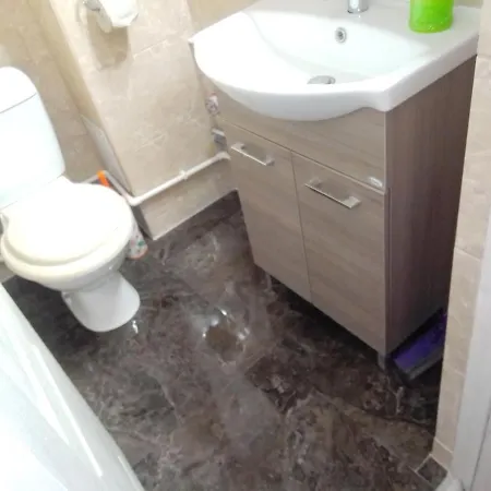 Florentin Bai Comune Acces Bucatarie Cheap Private Shared Bathrooms Kittchen Laundry Machine Access Netflix Homestay szállás