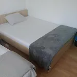 Florentin Hostel: Budget-friendly With Kitchen Access And Smart Tv *