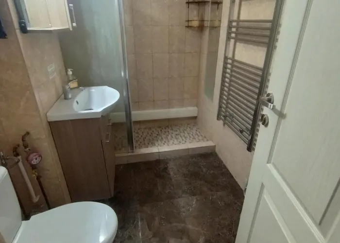 Privatunterkunft Florentin Bai Comune Acces Bucatarie Cheap Private Shared Bathrooms Kittchen Laundry Machine Access Netflix